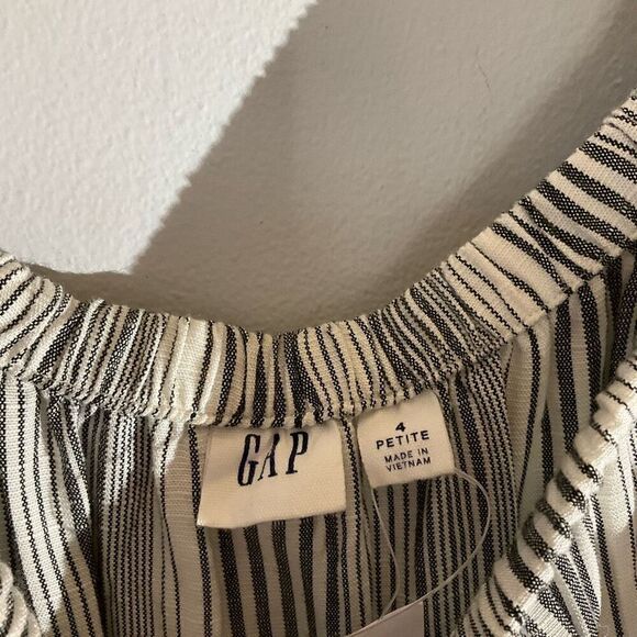 GAP NWT Puff Sleve Jumpsuit, 4P. Lightweight, Striped tswift engagement vibes - Picture 3 of 13